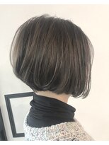 ナット(Nat)&nbsp;前下がりボブ×ハイライト