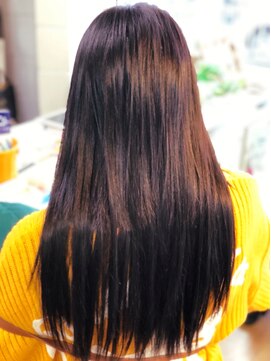 トゥエンティーフォー(24) ツヤ髪ストレート