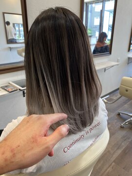 リンドヘアー(Lindo hair) ホワイトバレイヤージュ