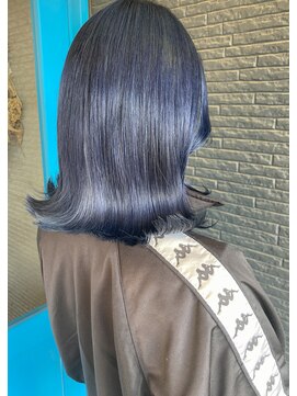 ヘアアンドビューティー クローバー(Hair&Beauty Clover) navy