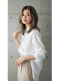 ミディアムレイヤー くすみベージュ　細めハイライト