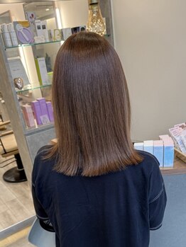サロン ハリウッド(Salon Hollywood)の写真/ヘアダメージレベルに合わせて0.1g単位カラーを調合◎話題のレブリン酸配合で潤いのある柔らかい艶髪に。