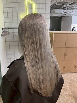 ラヴィズム(LUVISM) 顔周りレイヤー/ダブルカラー/髪質改善/ケアブリーチ万代新潟駅