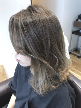 リバイブ ヘアー リュッカプラス(Revive Hair Lycka+) 外ハネ