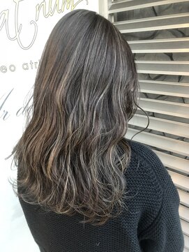 ナンバー(number+) グレージュカラー