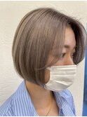 柔らかラベンダーベージュ×ボブ