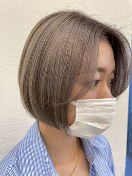 アナ ラーナ(Anna Lanna) 柔らかラベンダーベージュ×ボブ