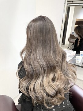 ジゼル 博多筑紫口店(GiseL) ベージュグラデーション【博多駅筑紫口】@halu_the_world