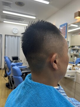 ヴェルデ シンバシ(VERDE SHINBASHI) ソフトモヒカン ベリーショート スキンフェード ビジネス メンズ