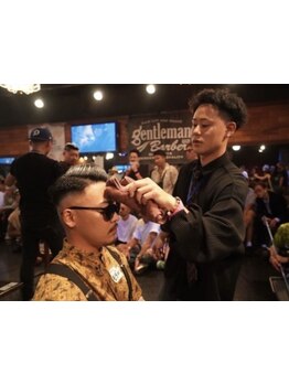 【男磨き】お手頃価格なのにマンツーマンの丁寧な施術が魅力◎男磨きを髪型から提案>>>