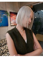 イェン(Yen.)&nbsp;パツっとボブホワイトカラー