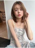 ふんわりミディアム 愛されバング 柔らかベージュ