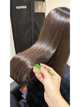 エミュスト(Emuest) 酸性ストレート 縮毛矯正 韓国 髪質改善カラー