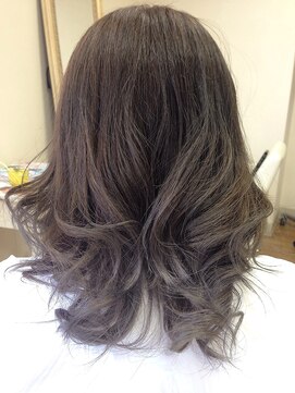 フェリシータ 服部店(felicita) ダークアッシュグラデーション♪毛先グレイ