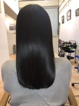 アコンプリッシュ 代官山 恵比寿(accomplish) プラチナミネコラ