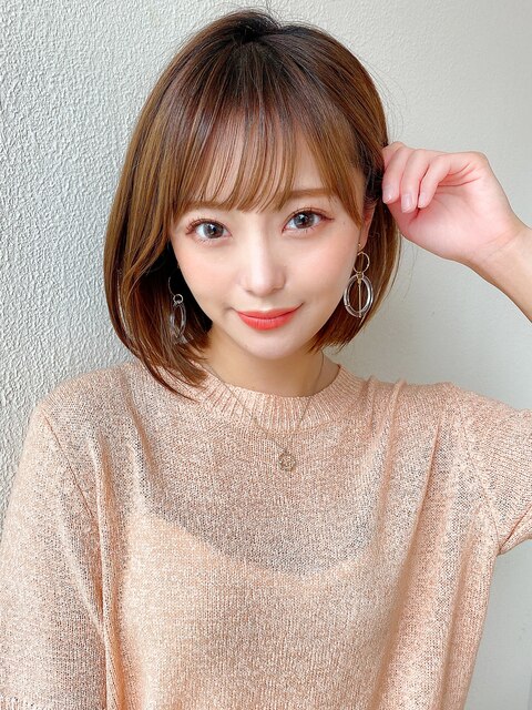 大人かわいい　ナチュラルストレート　グラボブ　小顔　流し前髪