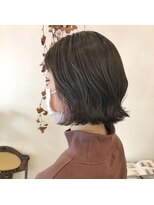 マウロア(MAULOA)&nbsp;“くびれボブ　インナーカラー  切りっぱなし”中西英美子