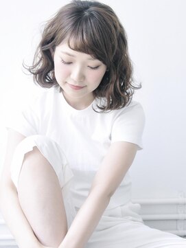 ココ 本八幡(KOKO) 黒髪クラゲヘアーオリーブグレー小顔ココアベージュ丸型卵型ボブ