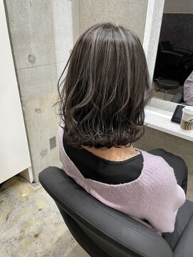 シー 浦安(SEA) グレージュ、ハイライト、大人ボブ、ゆるふわウェーブ
