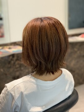 ビジョルノ つくばみどりの店(Begiorno) 20代30代40代外ハネアッシュグレージュ肩ライン耳掛け