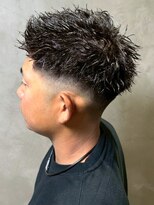 ディスイズバーバーサード(THIS IS BARBER 3rd)&nbsp;ツイスパ フェードカット 黒髪ショート 束感 アップバング