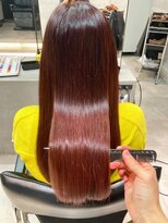 ソル 八王子(SOL)&nbsp;「グロッシーストレートとカラーで叶えるツヤ髪スタイル」