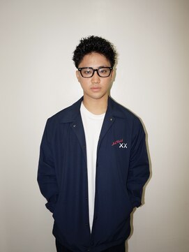 メリケンバーバーショップ トーキョー(MERICAN BARBERSHOP TYO) メンズカットバーバースタイルスパイキーショートフェードボウズ