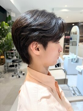 ノラ ウメダ(NORA UMEDA) 韓国ヘア 毛流れセンターパート×ショートマッシュ
