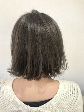 オッタントゥーノ(OttantunO 81) 切りっぱなしボブ