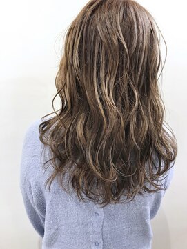 ラフューネ ヨコハマ(Raffune Yokohama) イルミナ×ミルキーベージュ/Raffune Yokohama 金澤恵輔