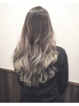 レーヴ リゾート 池袋(Reve resort) ハイライトグラデーション×アッシュベージュデザインカラー