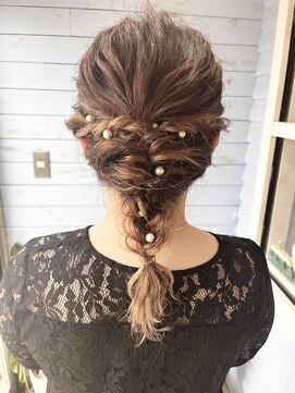 ヘアーサロン凛 編み下ろし風ヘアセット◎
