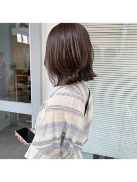 ミント(mint) レイヤーボブ/外ハネボブ/くびれボブ/オリーブグレージュ