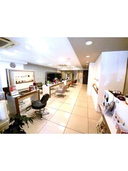 【井土ヶ谷駅徒歩2分】ホスピタリティ×技術　あたたかく入りやすい雰囲気と納得の可愛さが人気☆