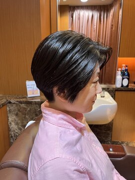 ヘアモード キクチ 銀座店 銀座　理容室　前下がりショート　刈り上げ女子