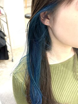 パクタ(PAcuTA.) イヤリングカラーブルー　イヤリングカラー　推しメンカラー