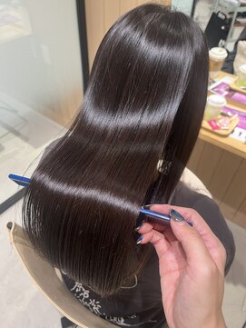 ファムバイアヴァンス(Femme by AVANCE.) 髪質改善ストレート オベリクス