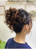 お仕事ヘアに編み込みふわふわお団子
