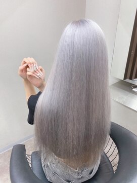 エミーバイモアムー(Emmie byMoremuu) ［南越谷YU-TA］シルバーカラー