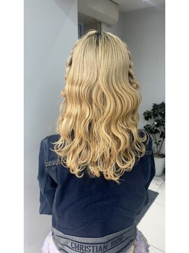 ヴェイン 渋谷(vain) 10代20代30代◎ツインテール波巻きアレンジ