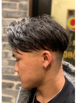 ミリオンバックス 神田店(Million Bucks) スパイキーショート/スペインカール<理容室>[メンズ/床屋/神田]