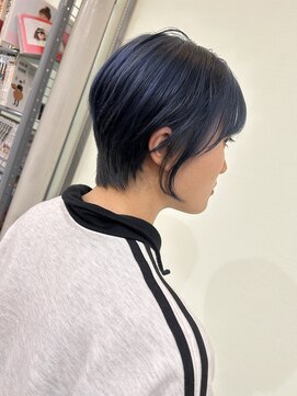 ヘアーデザインルアナ(Hair design Luana.) ショートカットネイビーカラー