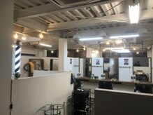ヘアクリエイトブラス メンズ(Hair Create BRAS Men's)の雰囲気（広がる開放感。ゆったりと過ごせる開放的なフロア。）