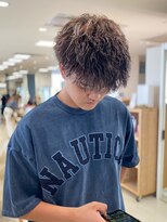 シャルムバイケンジ(Charm.by KENJE)&nbsp;波巻きハイライトシャドウパーマツイスパ銀座メンスパーマ無造作