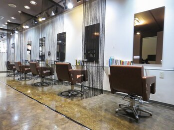 サムサラ 飯山満店(Samsara)の写真/お客様のニーズ・お悩みに寄り添うカウンセリングを通し、美しさを最大限に引き出すスタイルをご提案◎