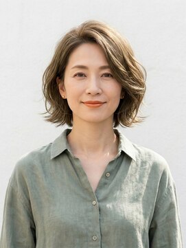 と和×美髪クリニック 巣鴨店 【大人上品】白髪を活かす艶オリーブベージュ×ふんわり美髪ボブ