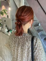 シー(Ciii)&nbsp;stylist イケダ>> レッドオレンジ×くるりんぱアレンジ