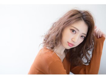 ヘアーアンドライフミルコ(miRuko)の写真/カフェ風の落ち着いた雰囲気のウッド調の店内♪個室にキッズスペース完備でファミリーでの来店も大歓迎です