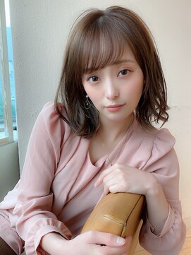 アフロート ディル(AFLOAT D'L) 20代30代40代小顔外ハネミディアムひし形シルエットくびれミディ