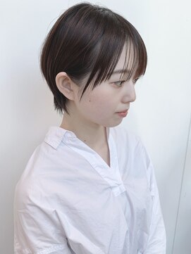 ステア ケース(stair case) 大人黒髪マッシュショート耳かけサイドバング20代30代40代髪型